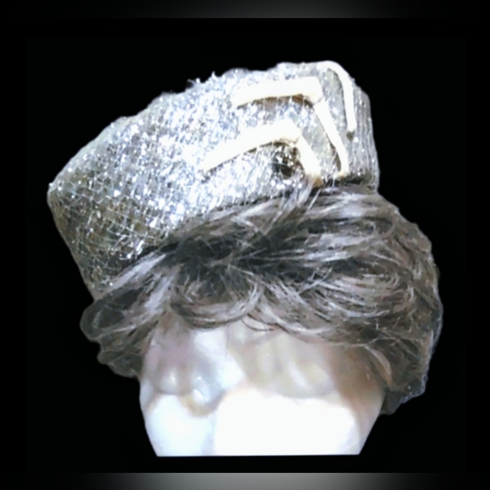 Lot of 3: Silver Sparkly Vintage Hat, Green Sequins Hair Clip, Photo Frames Set - Picture 10 of 15